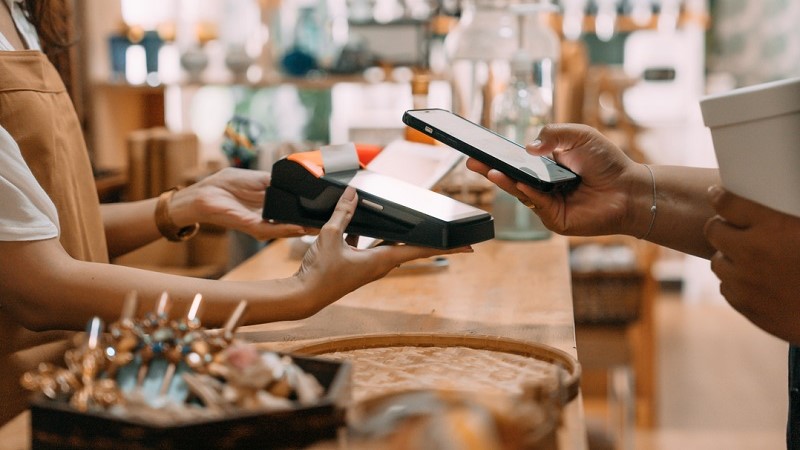 Paying with the mobile phone in-store