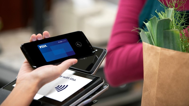 Paying with contactless phone technology